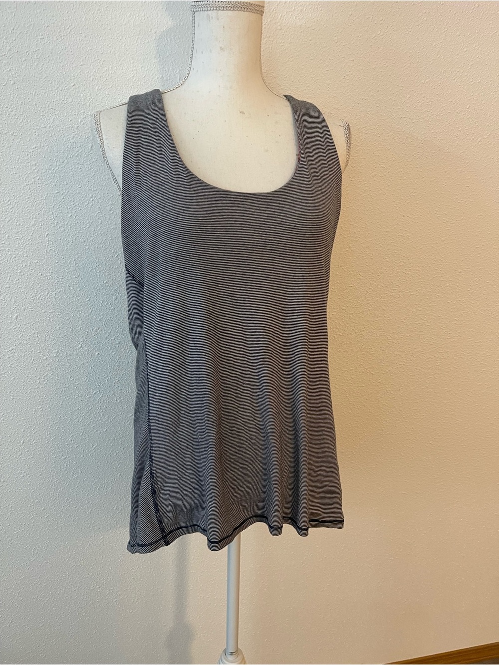 Hem & thread Sleeveless Gray Stripe Women's Tank Top large